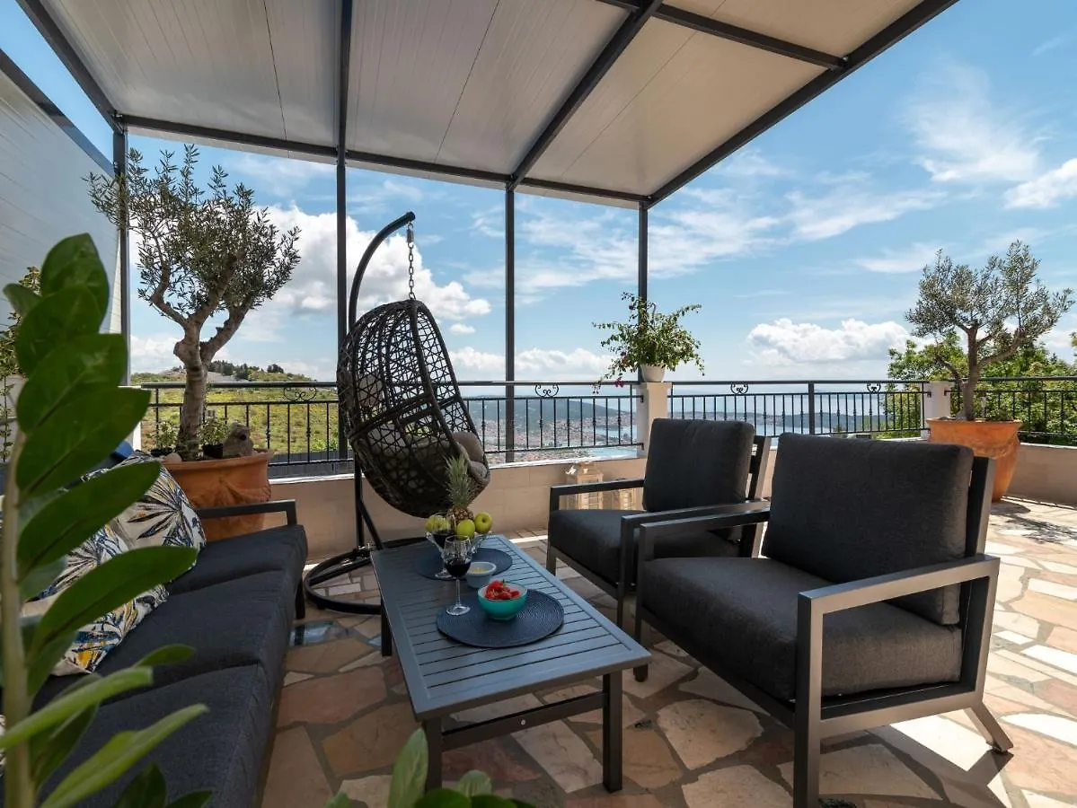 Scenic Sea View,Three Bedroom Villa With Pool Trogir