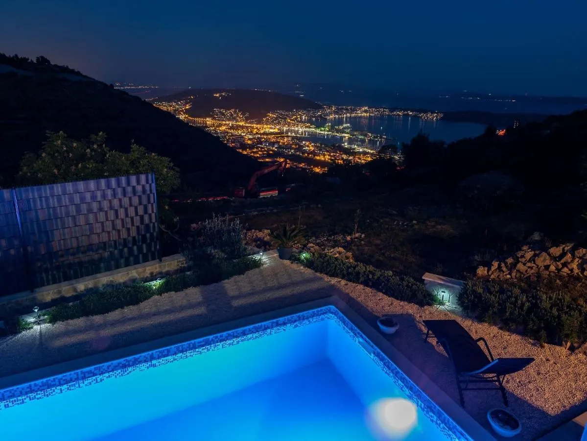 Scenic Sea View,Three Bedroom Villa With Pool Trogir